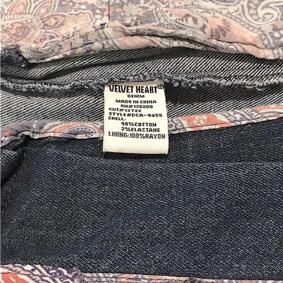 NWOT STRETCH DENIM CLASSIC BLAZER. GOLD BUTTONS, FITS LIKE A L, DARK WASH - Picture 5 of 6